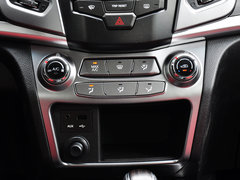 2014款 2.0L 汽油两驱自动典藏版 5座