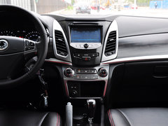 2014款 2.0L 汽油两驱自动典藏版 5座