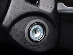 2014款 2.0L 汽油两驱自动典藏版 5座