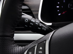 2014款 2.0L 汽油两驱自动典藏版 5座