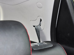 2014款 2.0L 汽油两驱自动典藏版 5座