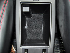 2014款 2.0L 汽油两驱自动典藏版 5座