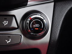 2014款 2.0L 汽油两驱自动典藏版 5座