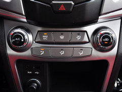 2014款 2.0L 汽油两驱自动典藏版 5座