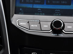 2014款 2.0L 汽油两驱自动典藏版 5座