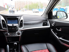 2014款 2.0L 汽油两驱自动典藏版 5座