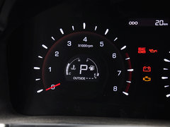 2014款 2.0L 汽油两驱自动典藏版 5座