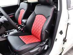 2014款 2.0L 汽油两驱自动典藏版 5座