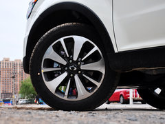 2014款 2.0L 汽油两驱自动典藏版 5座