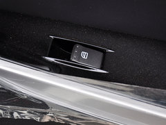 2014款 2.0L 汽油两驱自动典藏版 5座