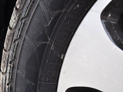 2014款 2.0L 汽油两驱自动典藏版 5座