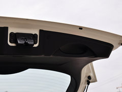 2014款 2.0L 汽油两驱自动典藏版 5座
