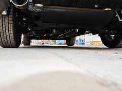 2014款 2.0L 汽油两驱自动典藏版 5座
