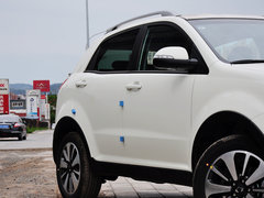 2014款 2.0L 汽油两驱自动典藏版 5座