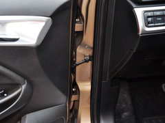 2015款 1.8L 自动 尊贵型 5座