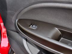 2015款 1.8L 自动 尊贵型 5座