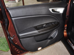 2015款 1.8L 自动 尊贵型 5座