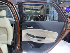 2015款 1.5L 自动 时尚型