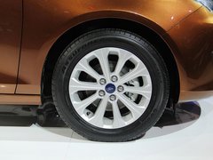 2015款 1.5L 自动 时尚型