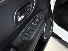 2015款 1.8L CVT 四驱旗舰型 5座