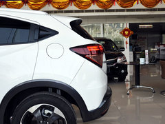 2015款 1.8L CVT 四驱旗舰型 5座
