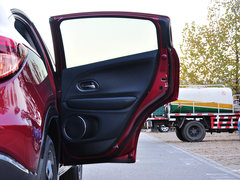 2015款 1.8L CVT 四驱旗舰型 5座
