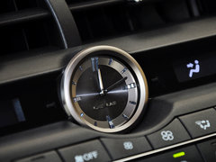 雷克萨斯NX 2015款 300h 锋芒版 全驱 5座