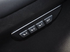 雷克萨斯NX 2015款 300h 锋芒版 全驱 5座