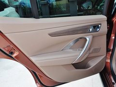 2014款 1.6T 自动 尊享版THP200 5座