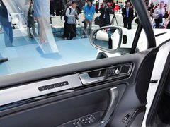 2014款 改款R-LINE V8 