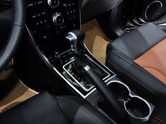 2014款 1.5T 手动 四驱尊贵版 5座
