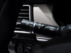 2014款 1.5T 手动 四驱尊贵版 5座