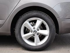 2015款 1.6L 自动 逸俊版