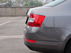 2015款 1.6L 自动 逸俊版