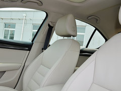 2015款 1.6L 自动 逸俊版