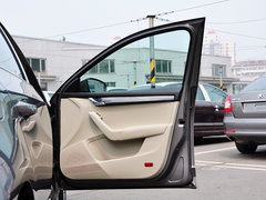 2015款 1.6L 自动 逸俊版