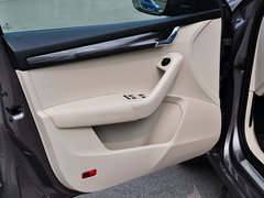 2015款 1.6L 自动 逸俊版