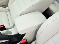 2015款 1.6L 自动 逸俊版