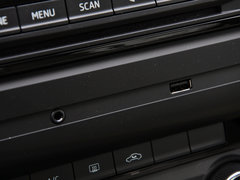 2015款 1.6L 自动 逸俊版
