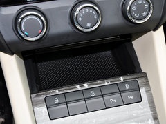 2015款 1.6L 自动 逸俊版