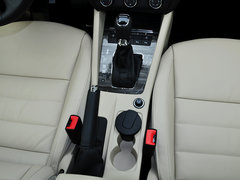 2015款 1.6L 自动 逸俊版