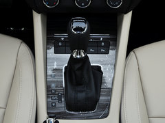 2015款 1.6L 自动 逸俊版