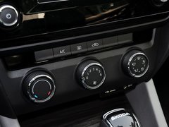 2015款 1.6L 自动 逸俊版