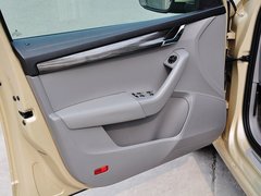 2015款 1.6L 自动 逸俊版
