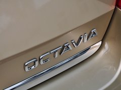 2015款 1.6L 自动 逸俊版