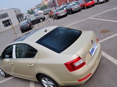 2015款 1.6L 自动 逸俊版
