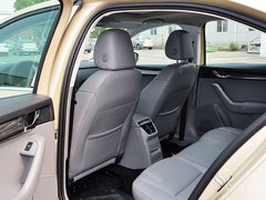 2015款 1.6L 自动 逸俊版