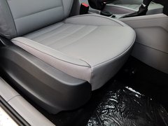 2015款 1.6L 自动 逸俊版