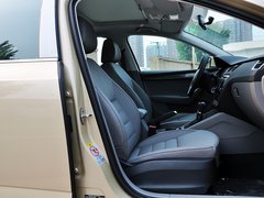 2015款 1.6L 自动 逸俊版