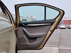 2015款 1.6L 自动 逸俊版